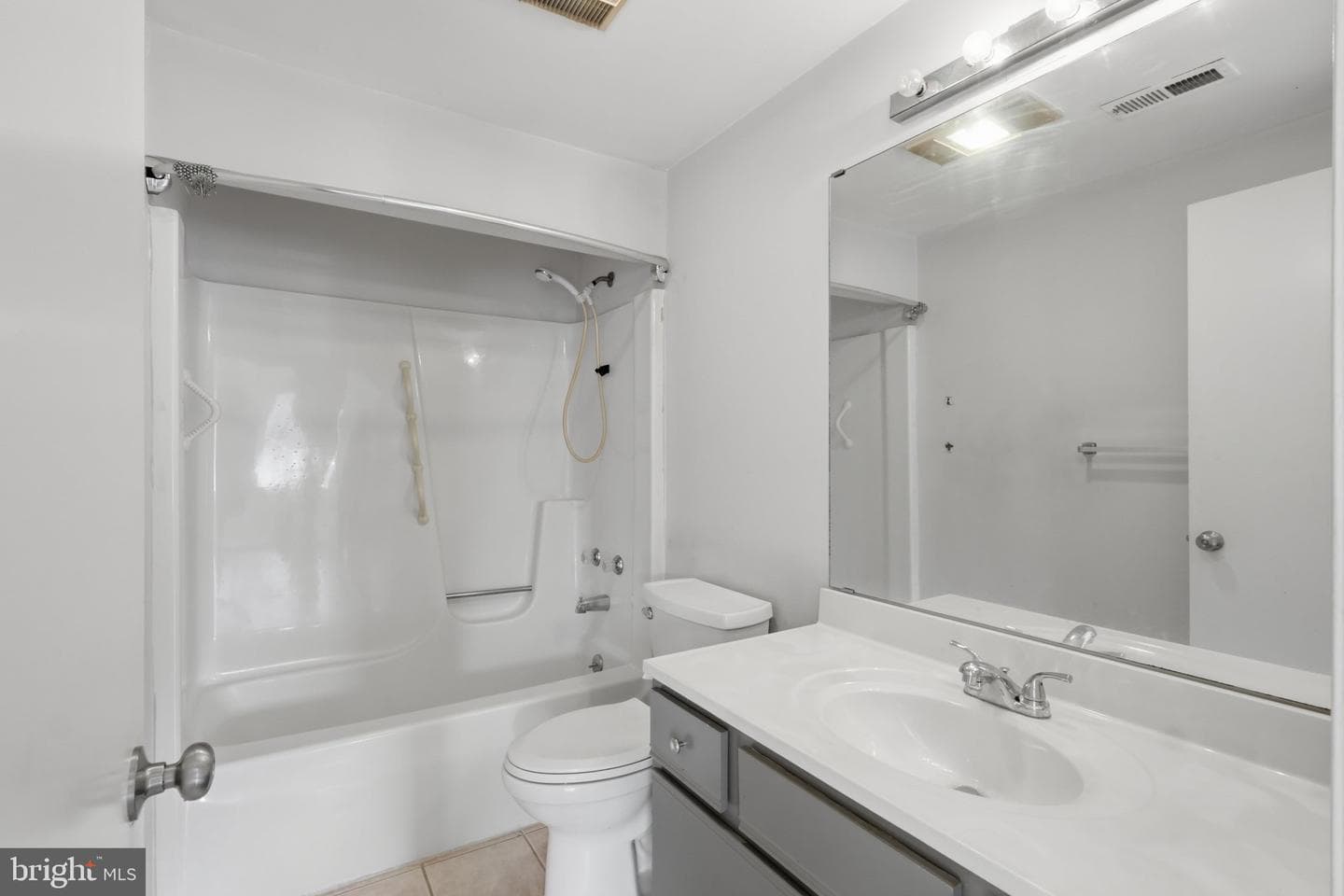 1508 Kensington Drive photo 11