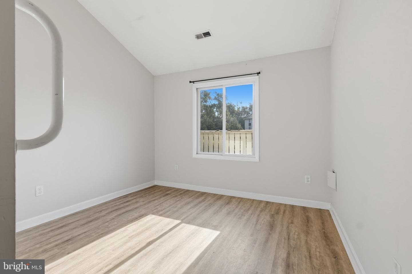 1508 Kensington Drive photo 12