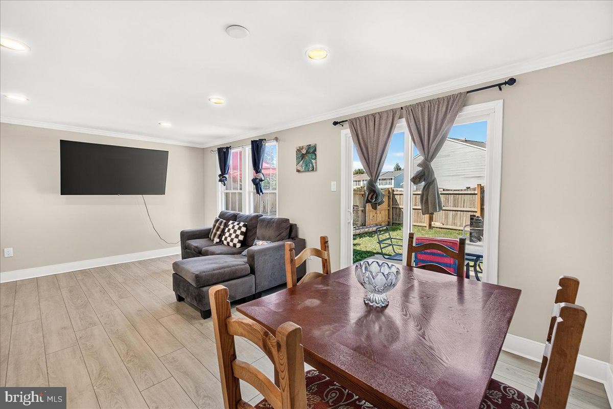 1525 Iris Court photo 12