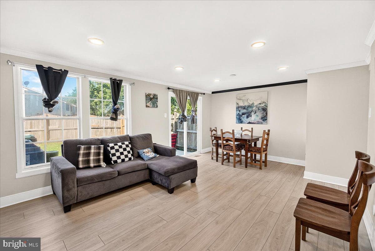 1525 Iris Court photo 15