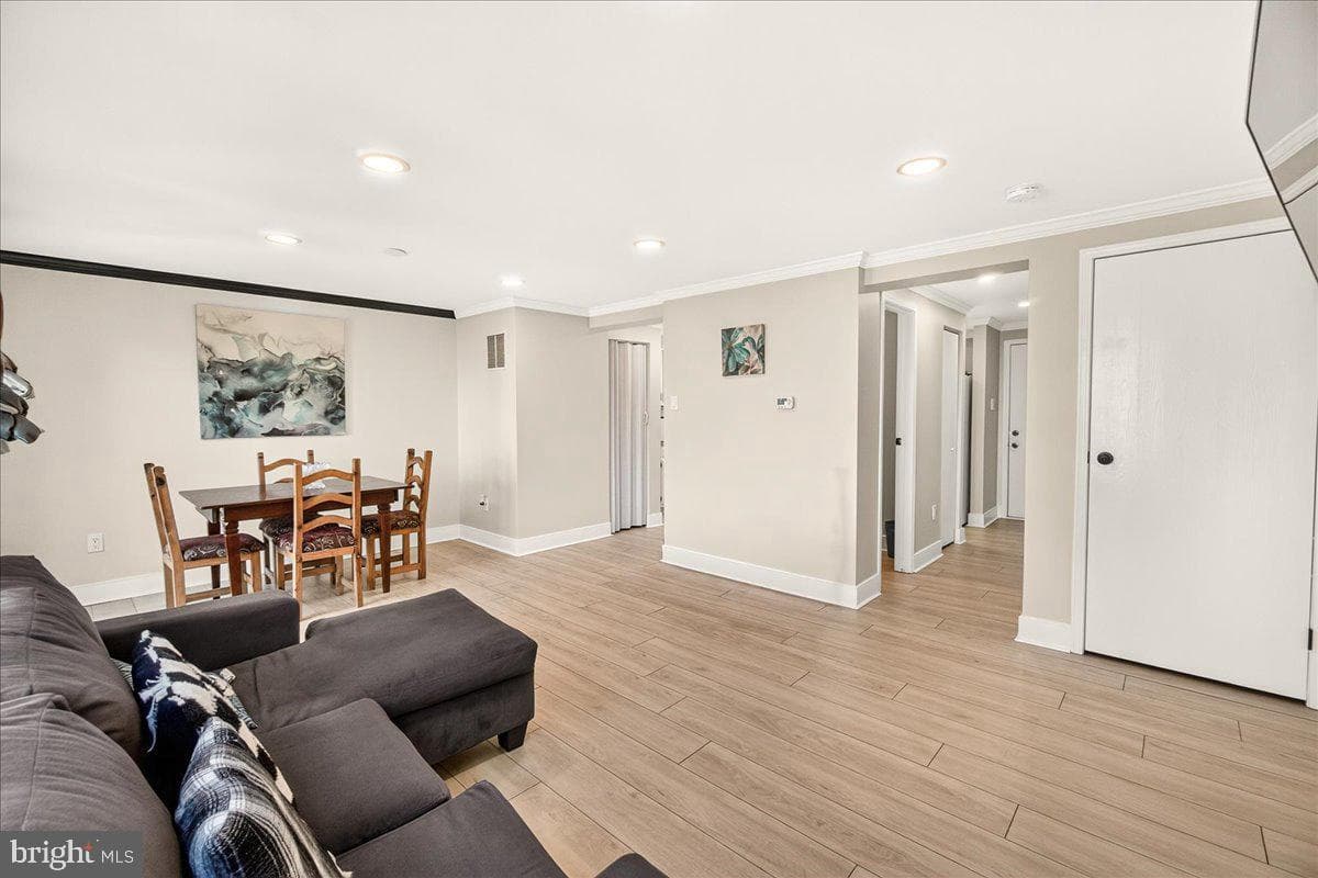 1525 Iris Court photo 17