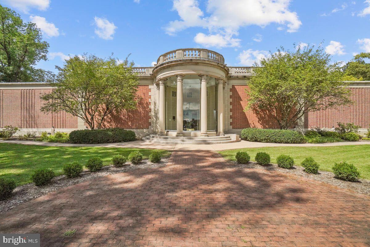 1525 Iris Court photo 42