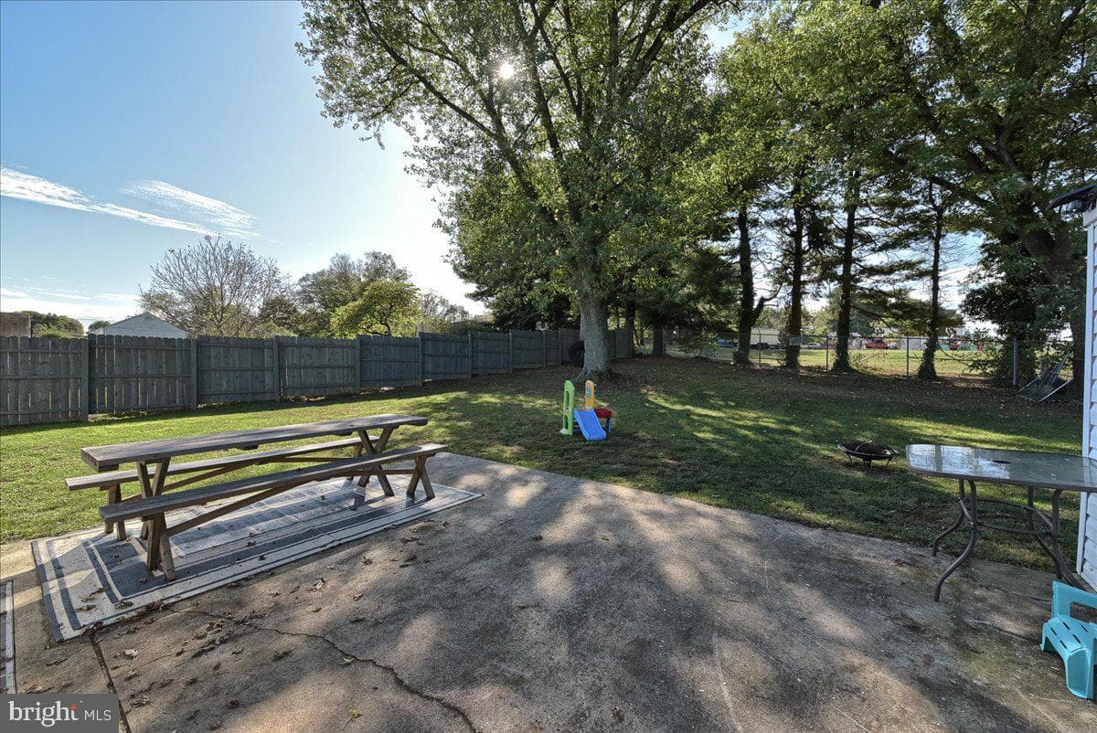 1525 Iris Court photo 43