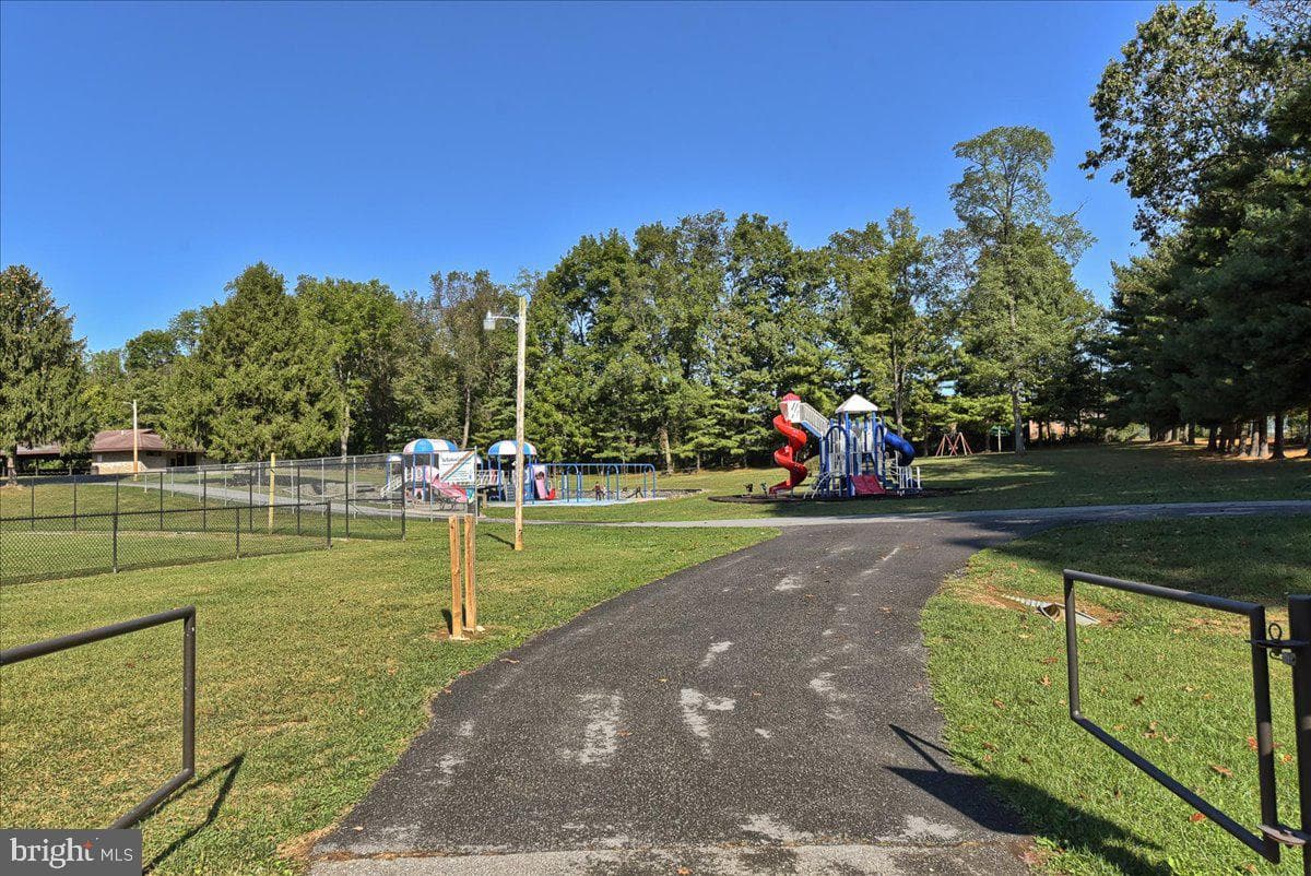 1525 Iris Court photo 45