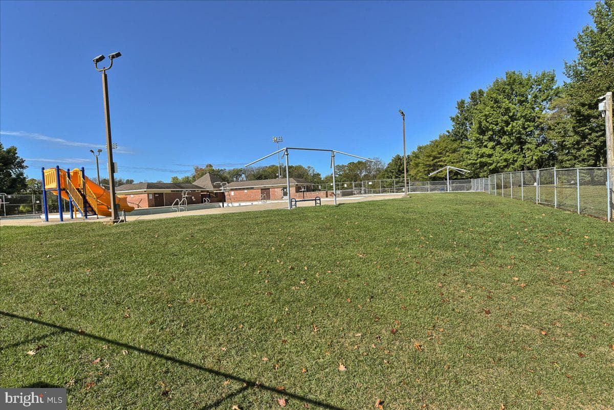 1525 Iris Court photo 50