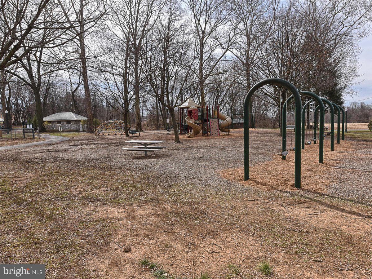 1525 Iris Court photo 52