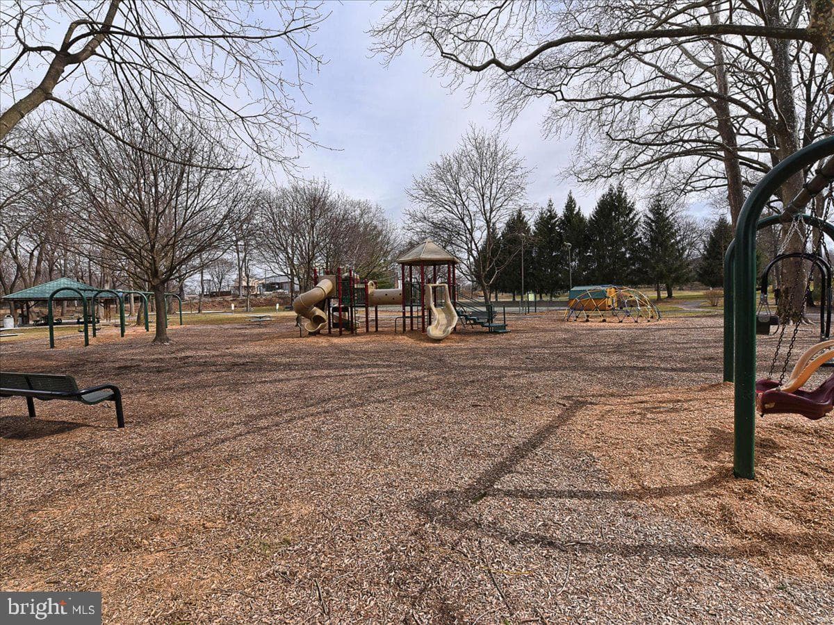 1525 Iris Court photo 66