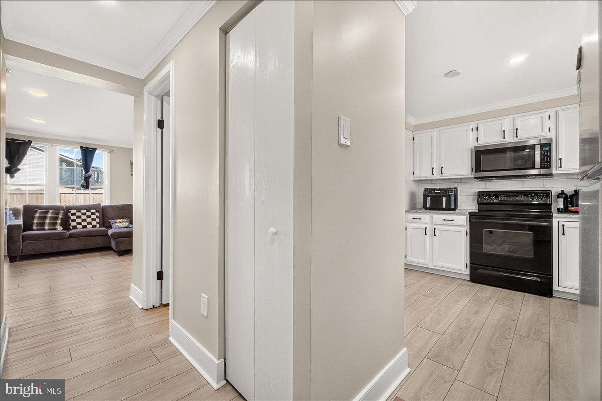 1525 Iris Court photo 7