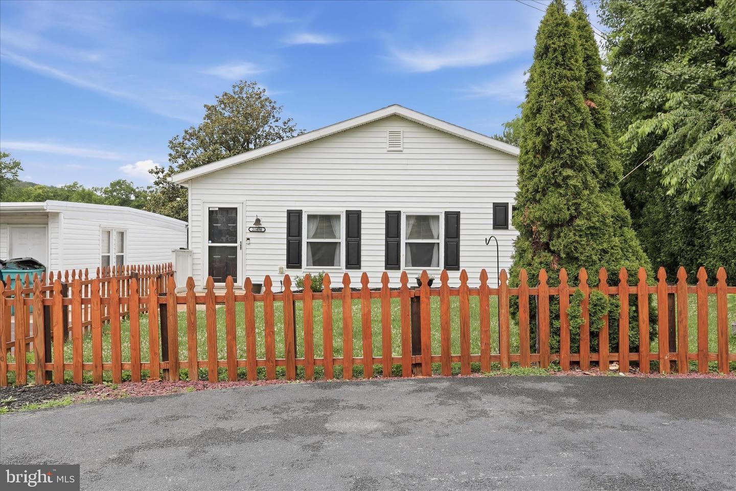 21434 Greenbrier Road photo 1