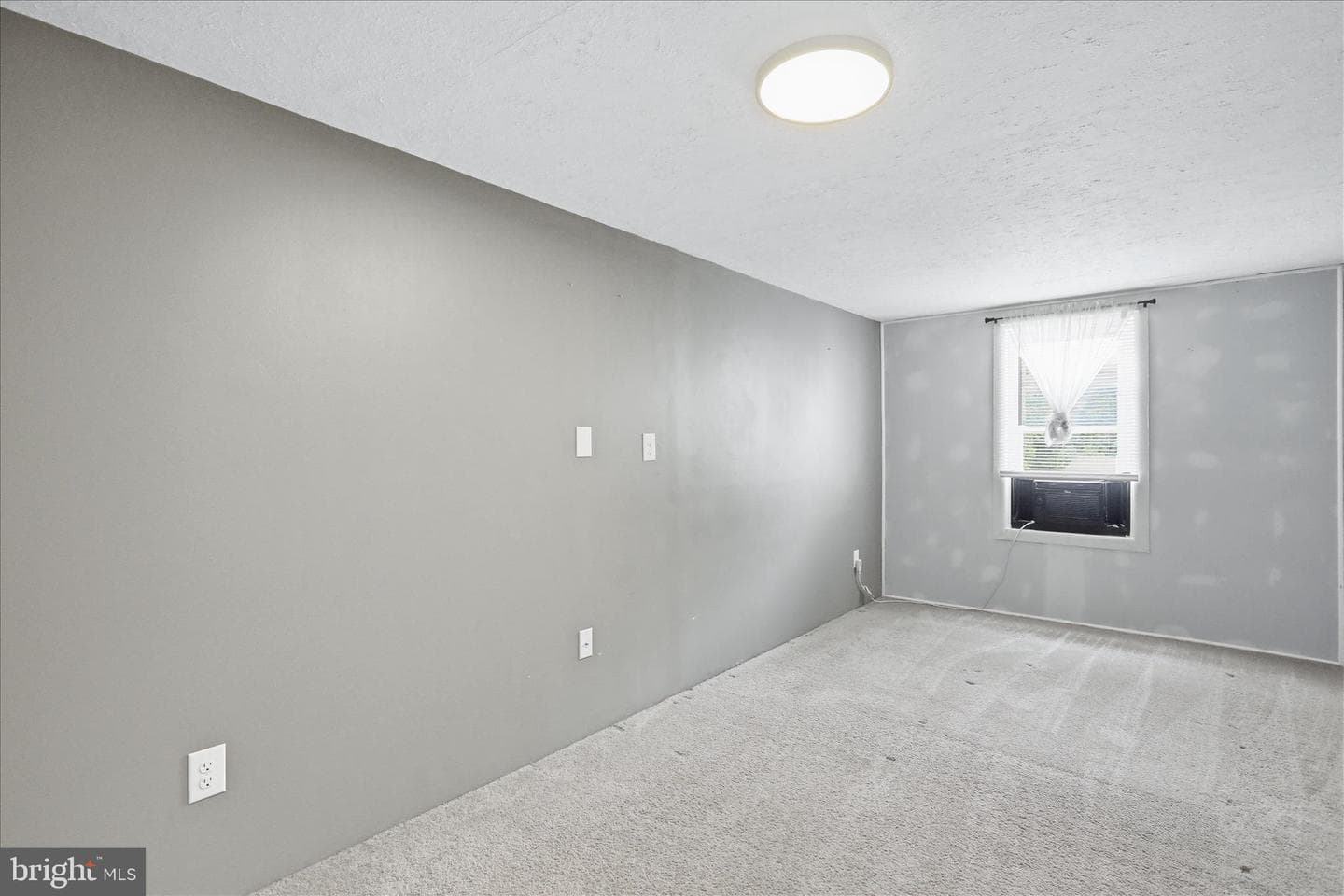 21434 Greenbrier Road photo 14