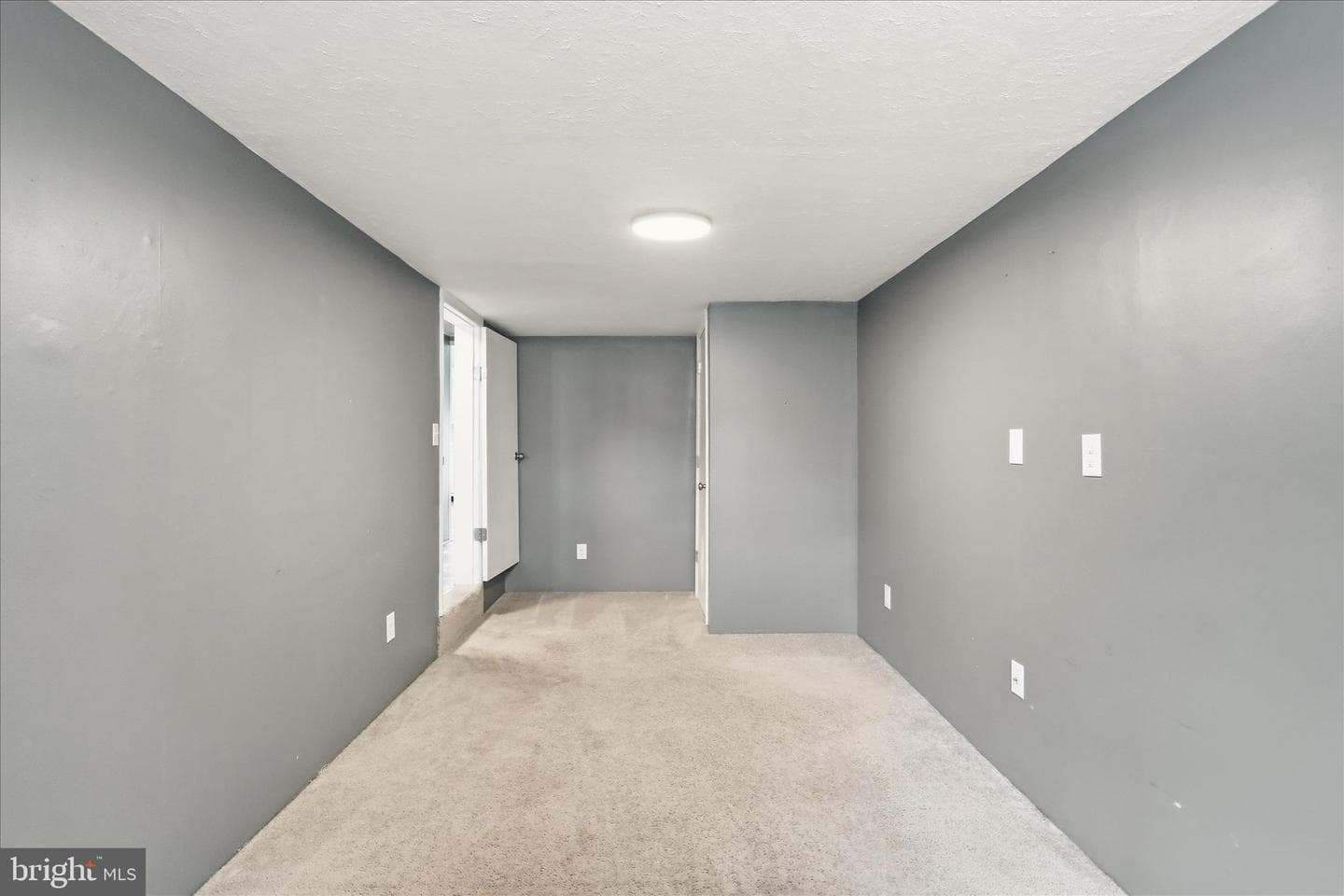 21434 Greenbrier Road photo 15