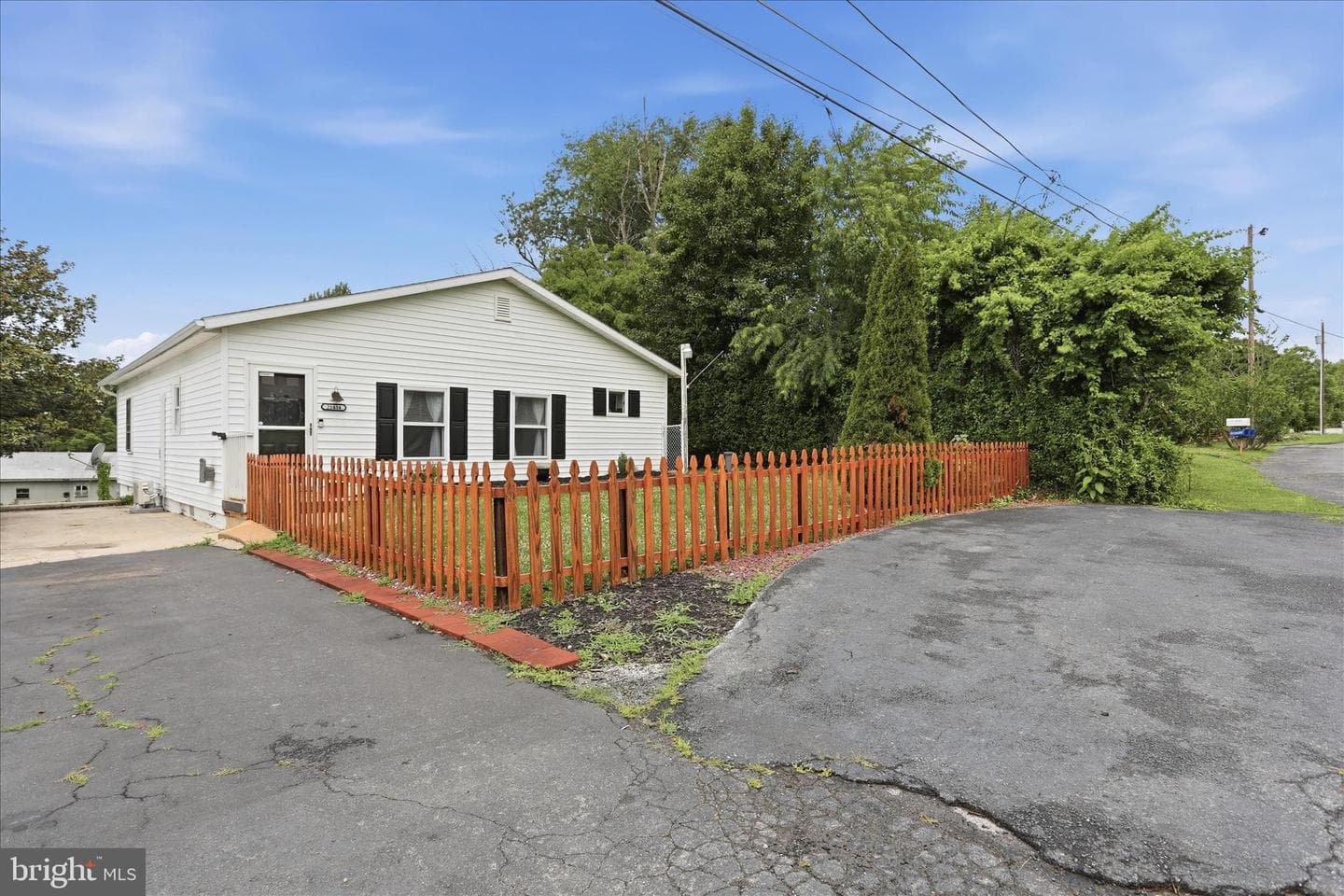 21434 Greenbrier Road photo 2