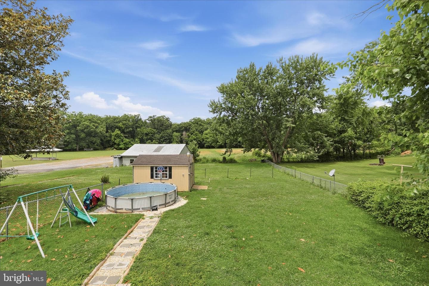 21434 Greenbrier Road photo 31