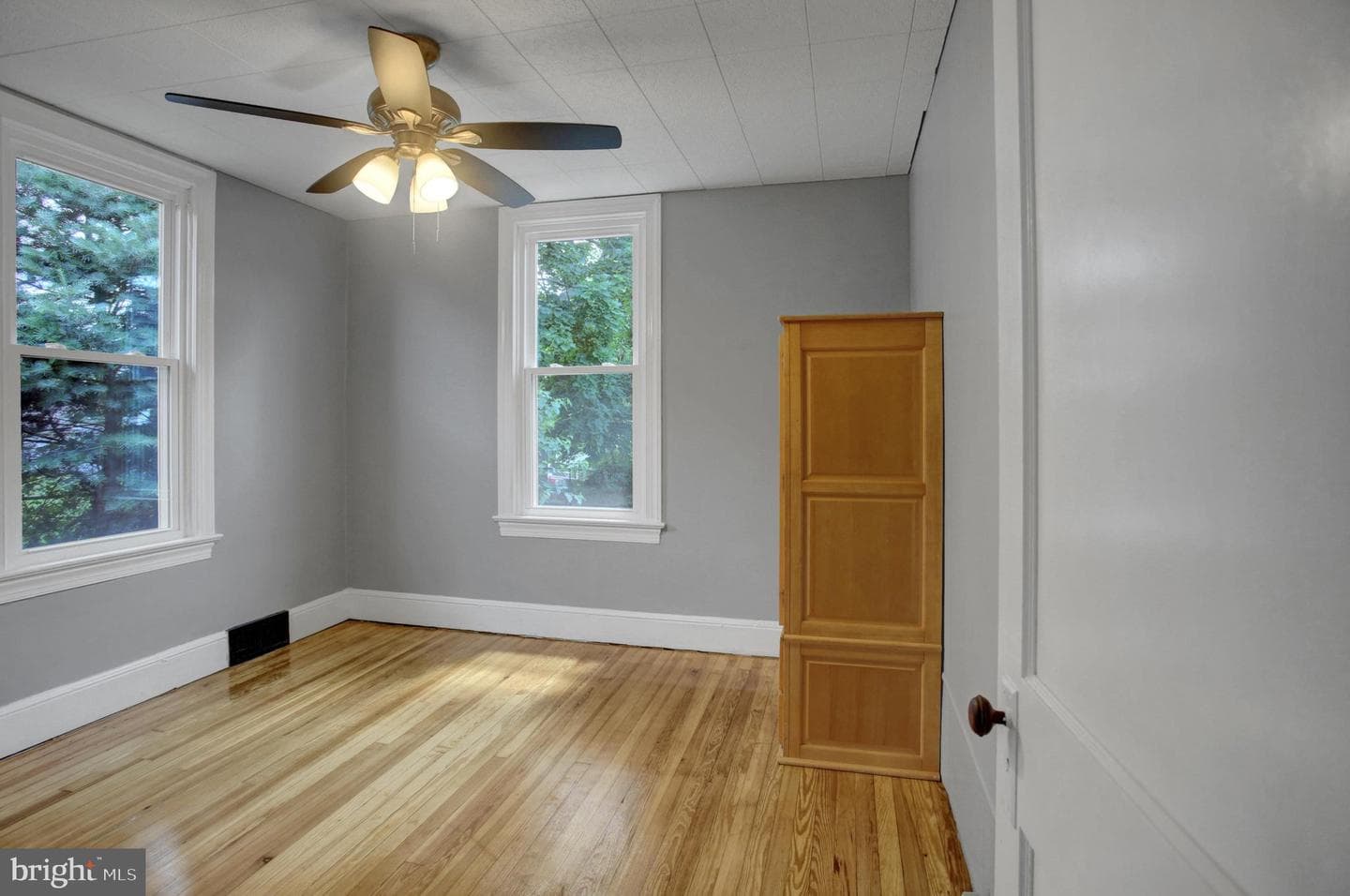 846 Guilford Avenue photo 22