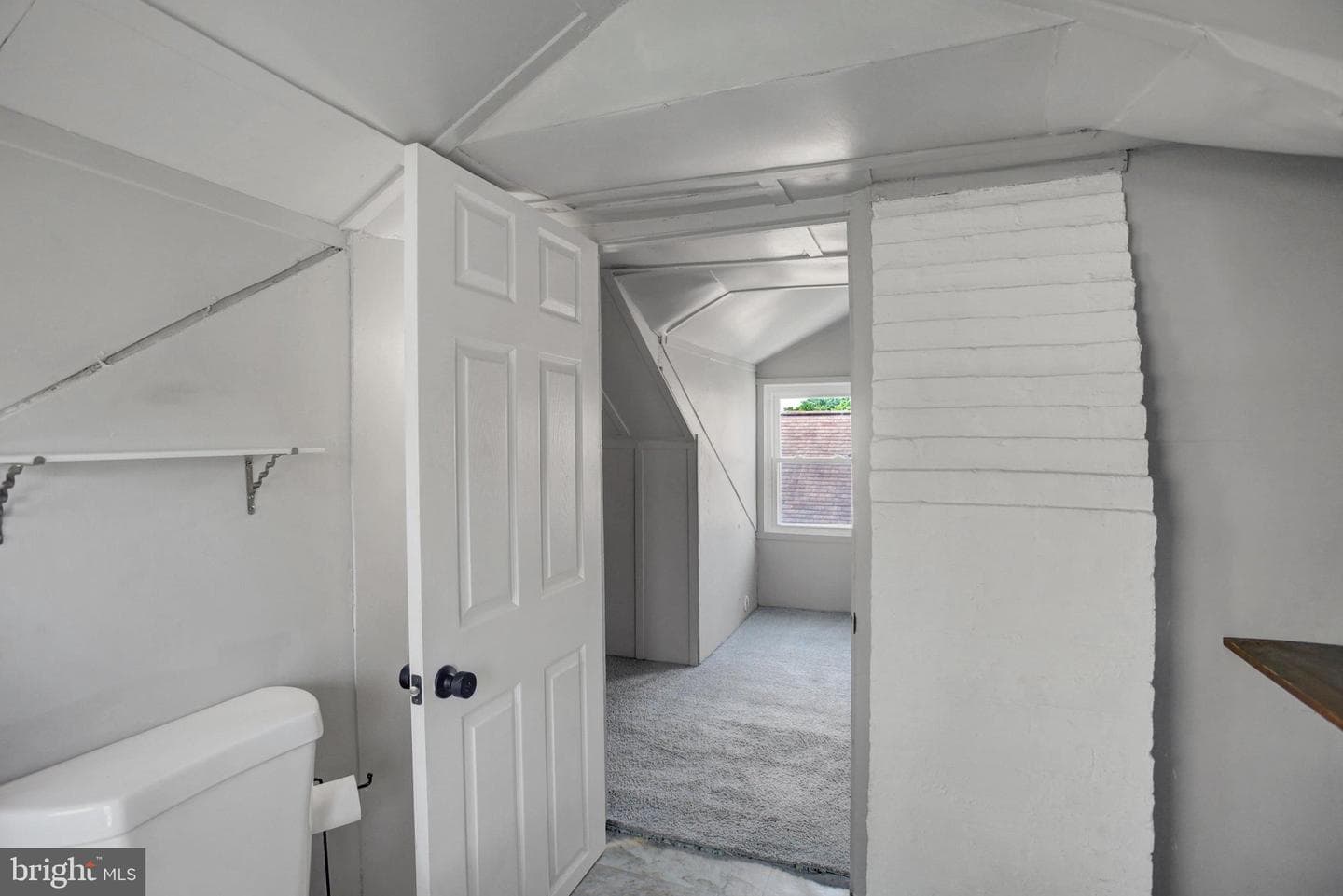 846 Guilford Avenue photo 30