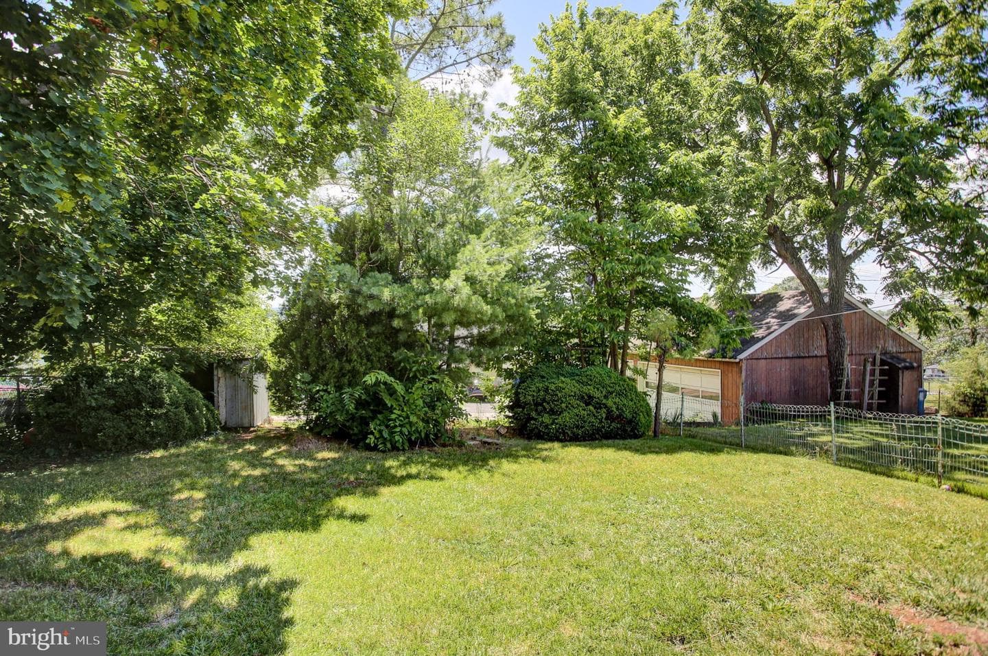 846 Guilford Avenue photo 34