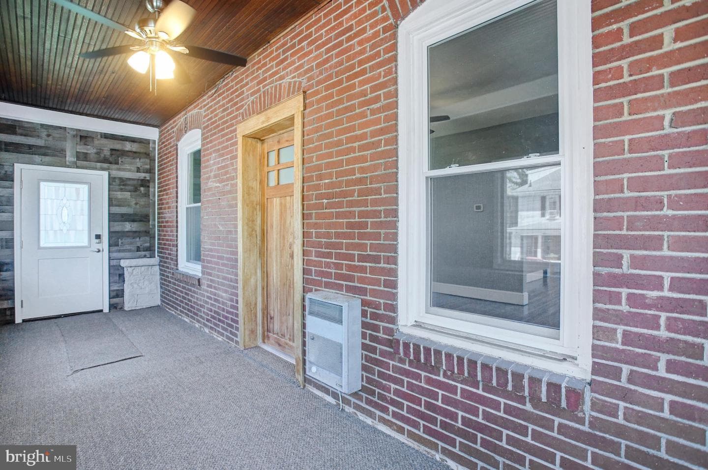 846 Guilford Avenue photo 6