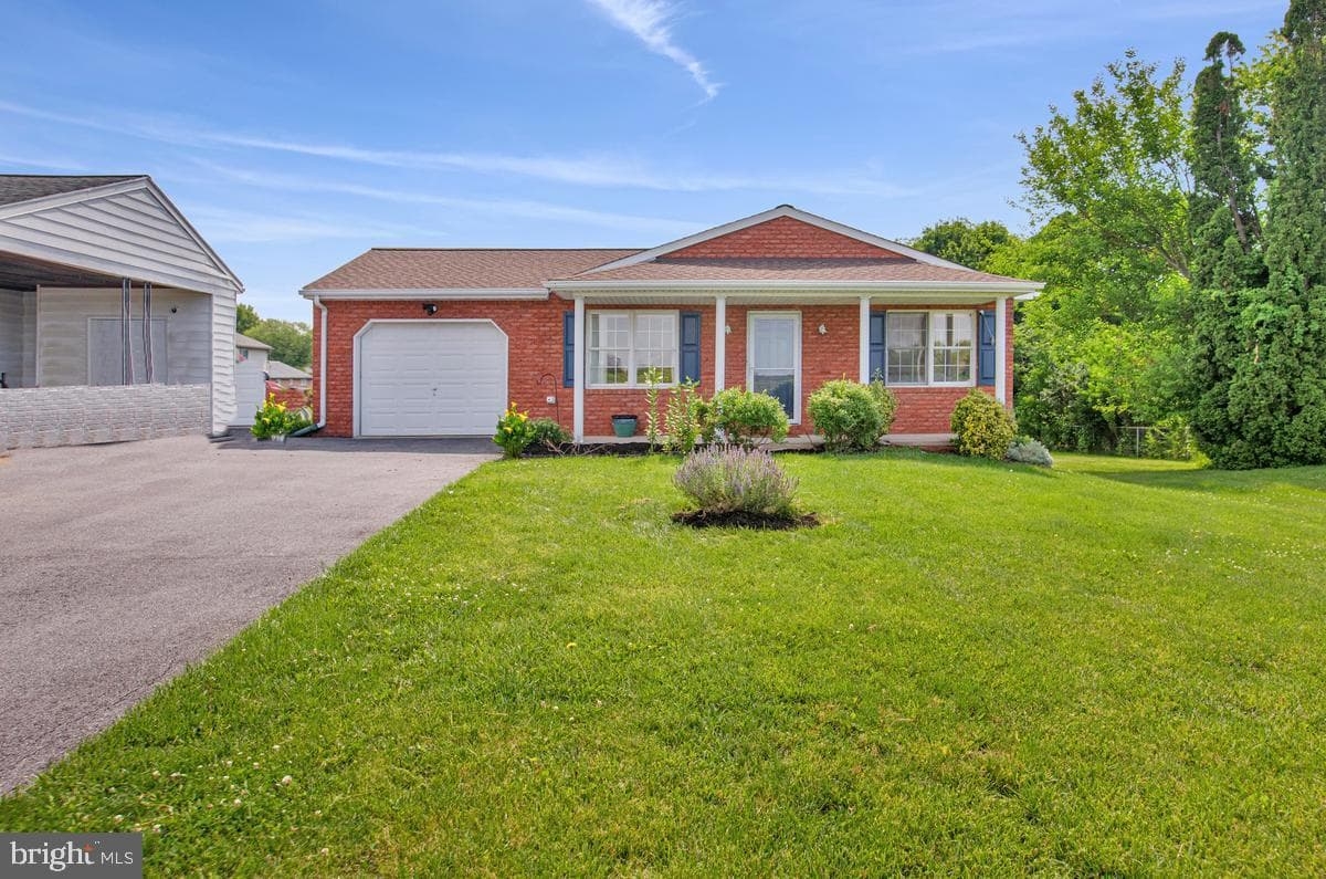 12225 W Lawn Lane, Hagerstown