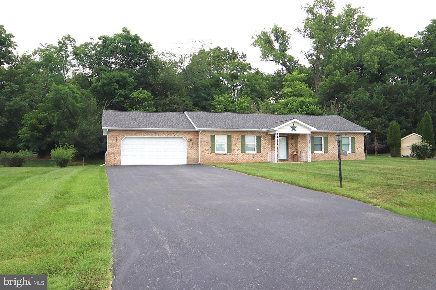 7 Plantation Drive, Hagerstown