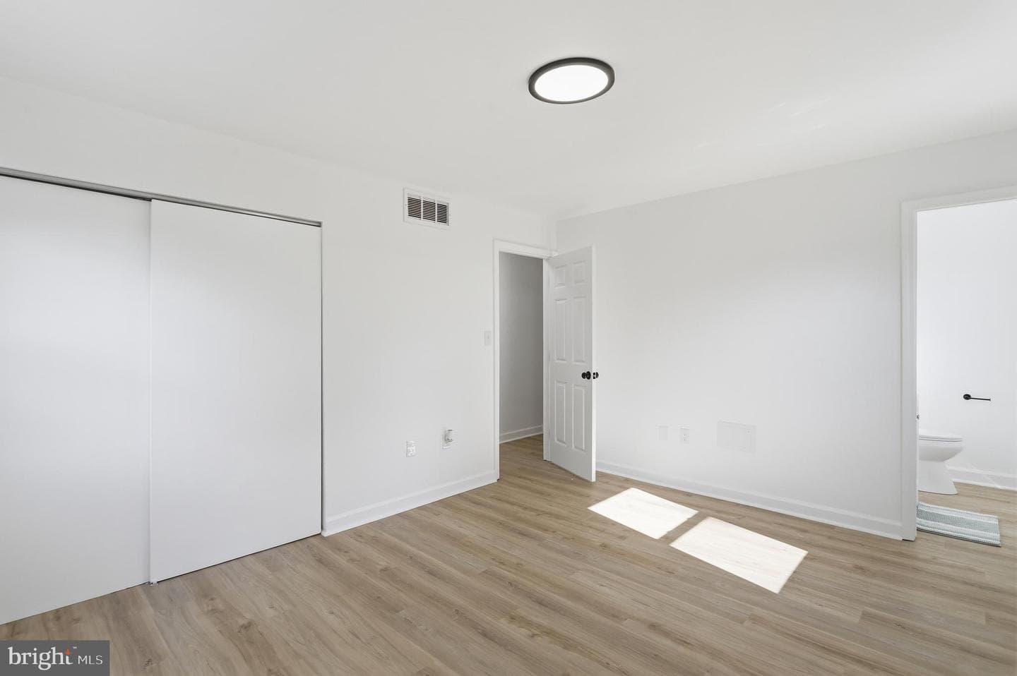 920 Linwood Road photo 17