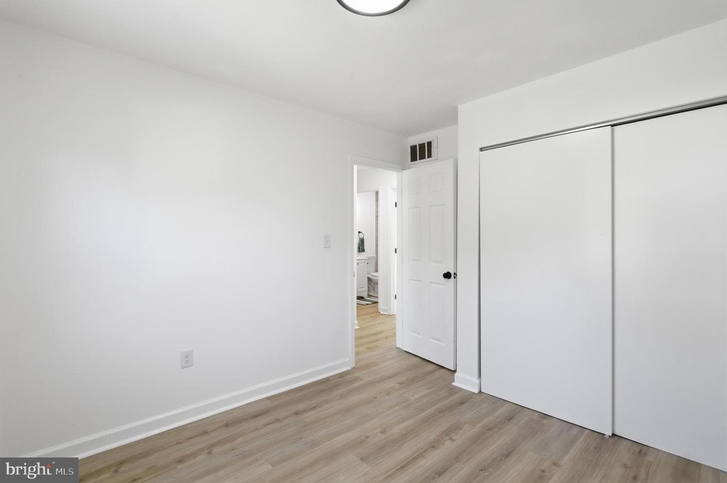920 Linwood Road photo 20