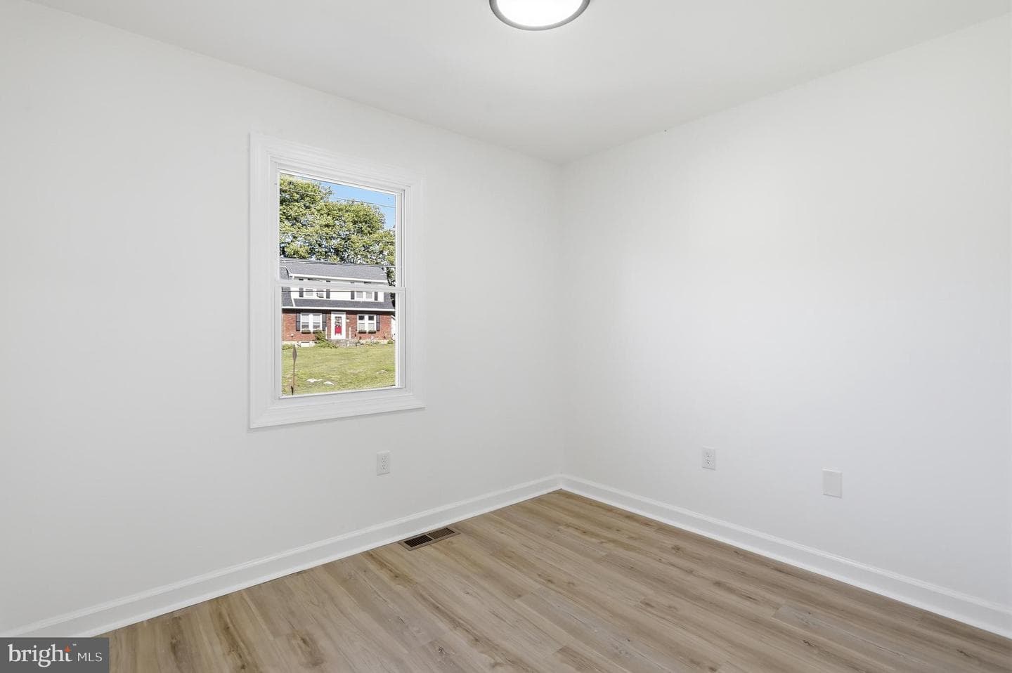 920 Linwood Road photo 21