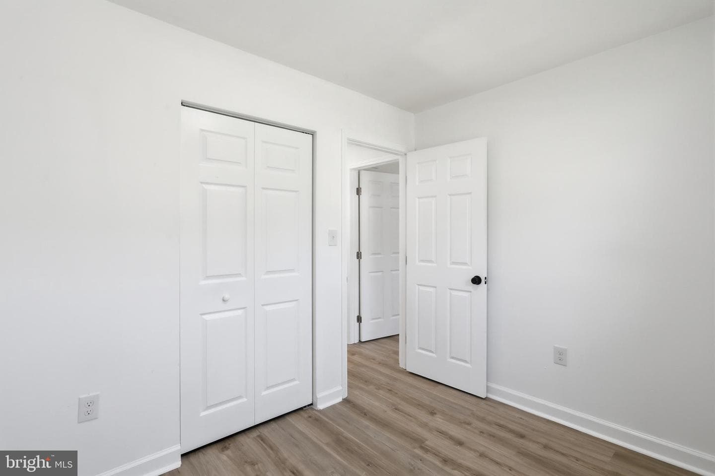 920 Linwood Road photo 22
