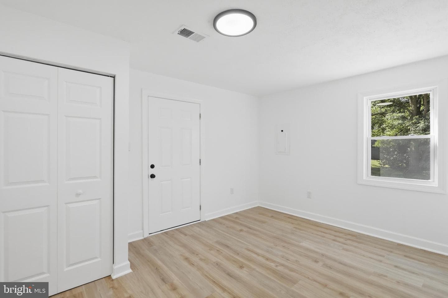 920 Linwood Road photo 28