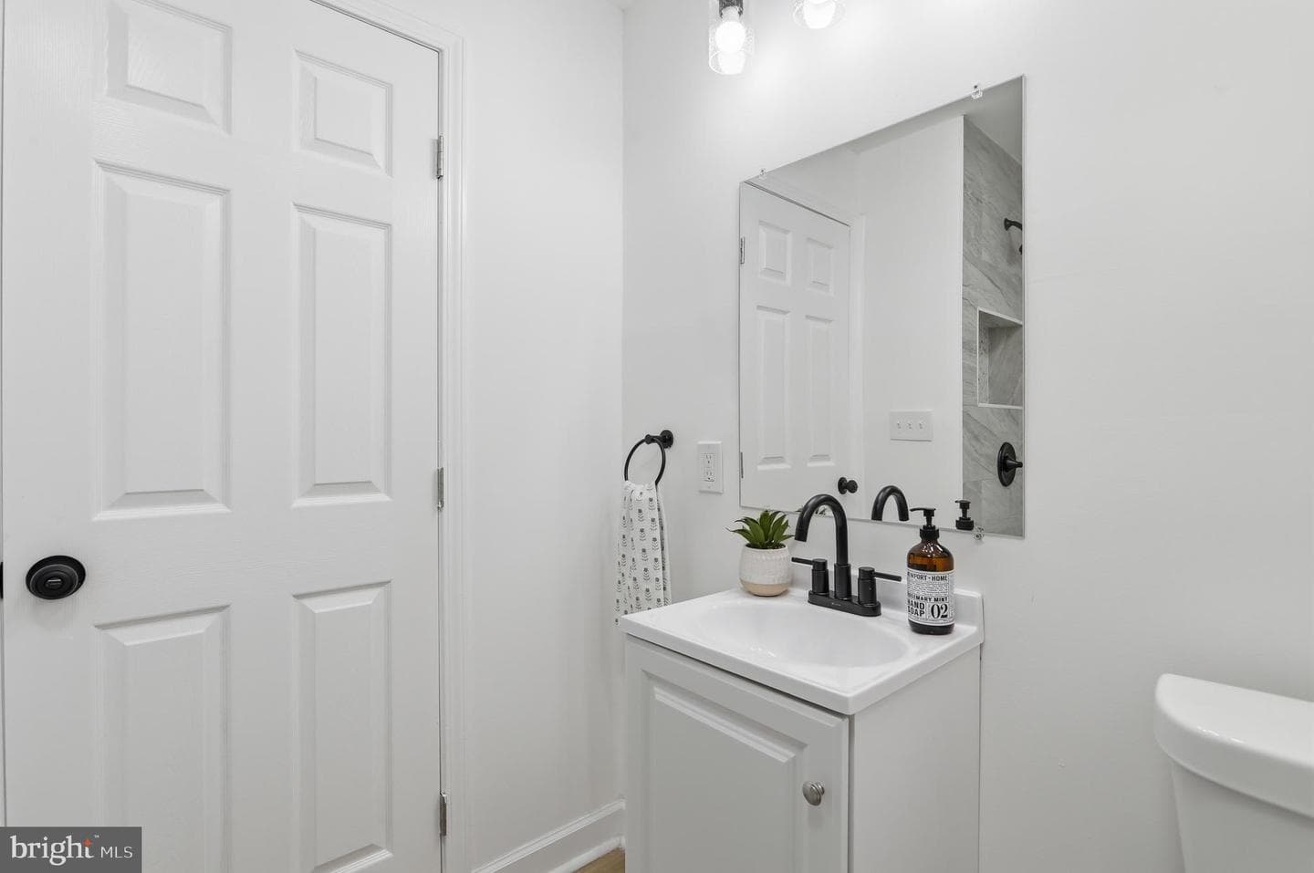 920 Linwood Road photo 31