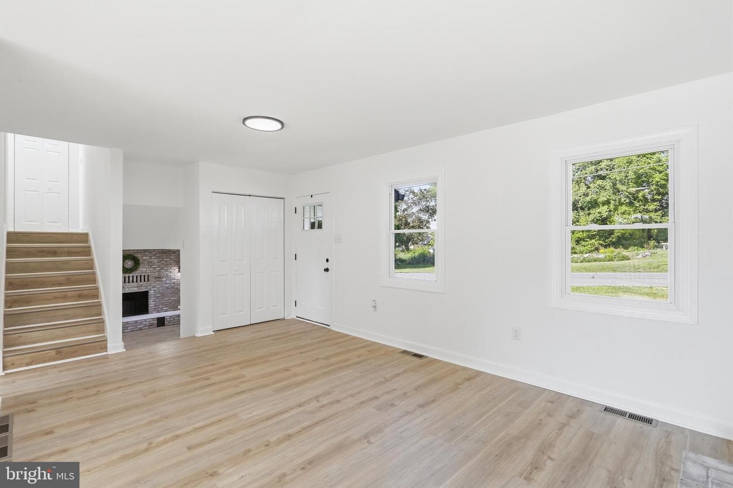 920 Linwood Road photo 6