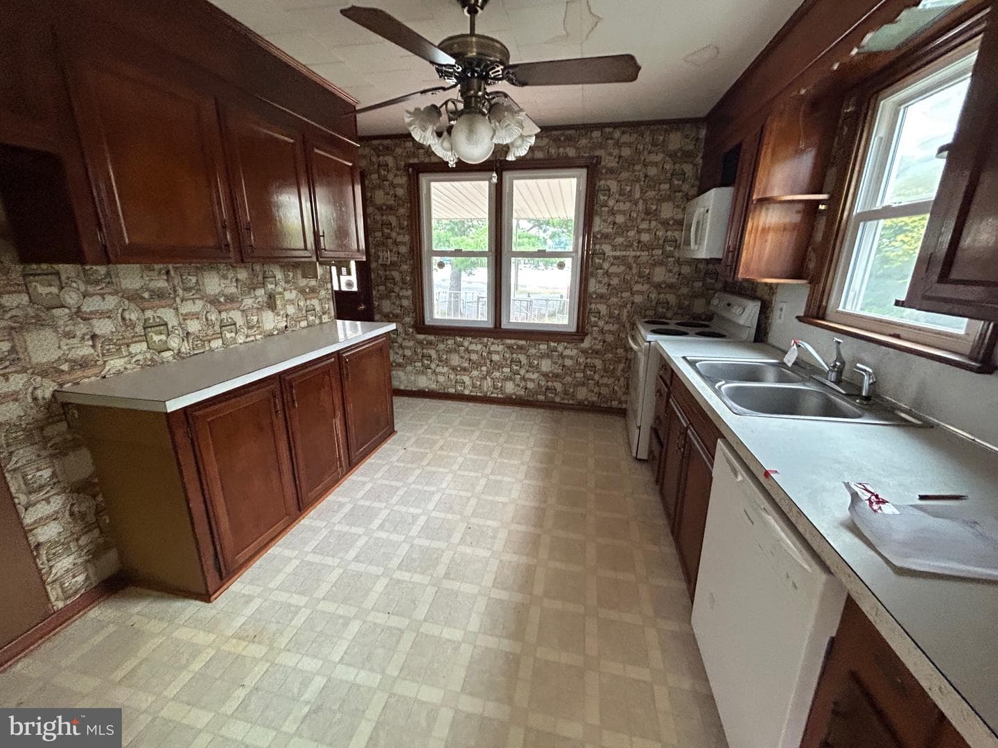 318 S Cannon Avenue photo 4