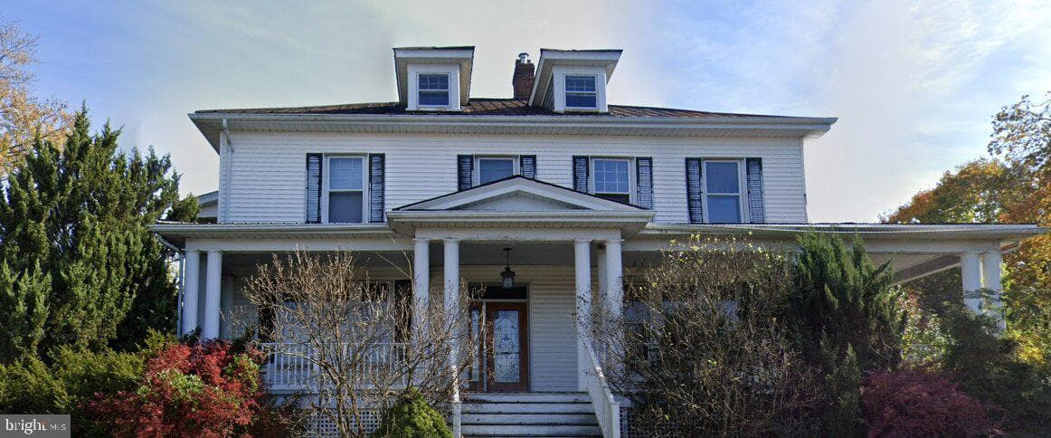 6 Grand Street, Hancock
