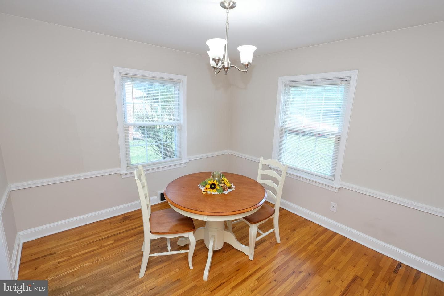 824 Armstrong Avenue photo 11