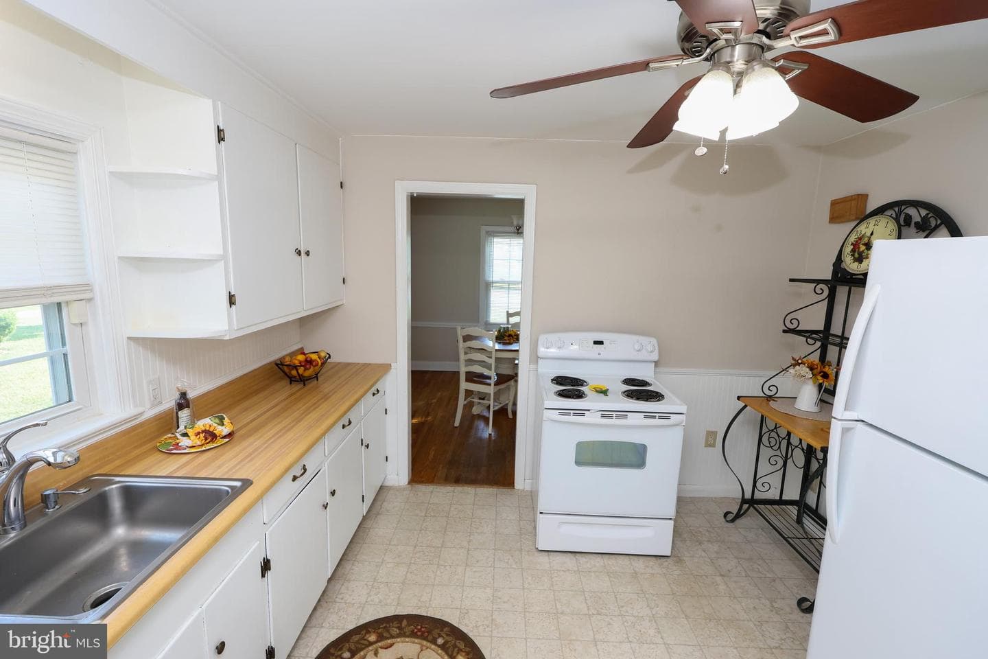 824 Armstrong Avenue photo 14