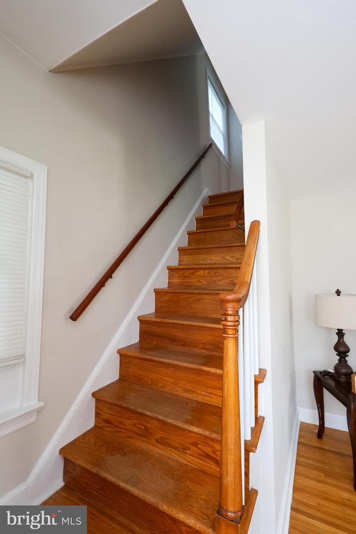 824 Armstrong Avenue photo 20