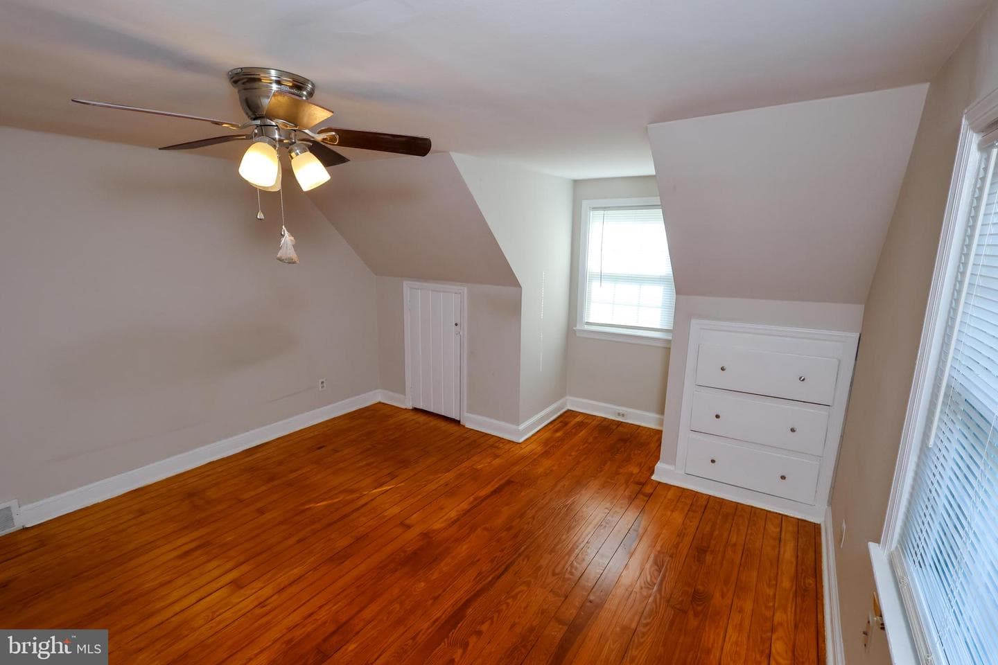 824 Armstrong Avenue photo 23