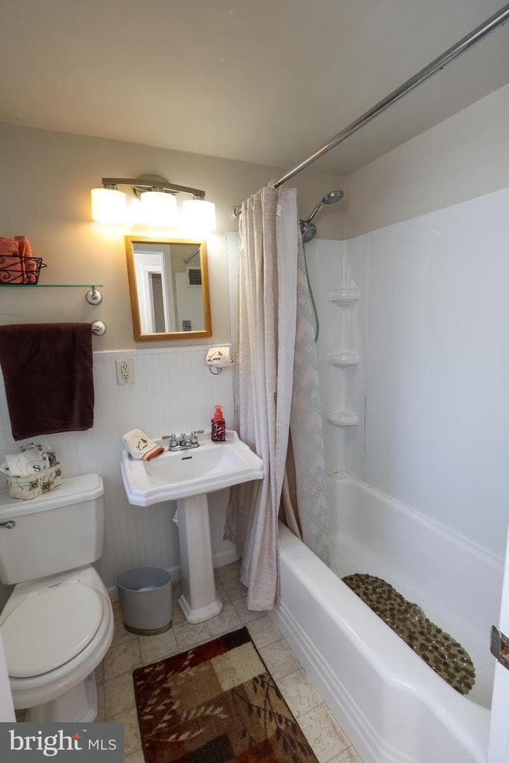 824 Armstrong Avenue photo 27