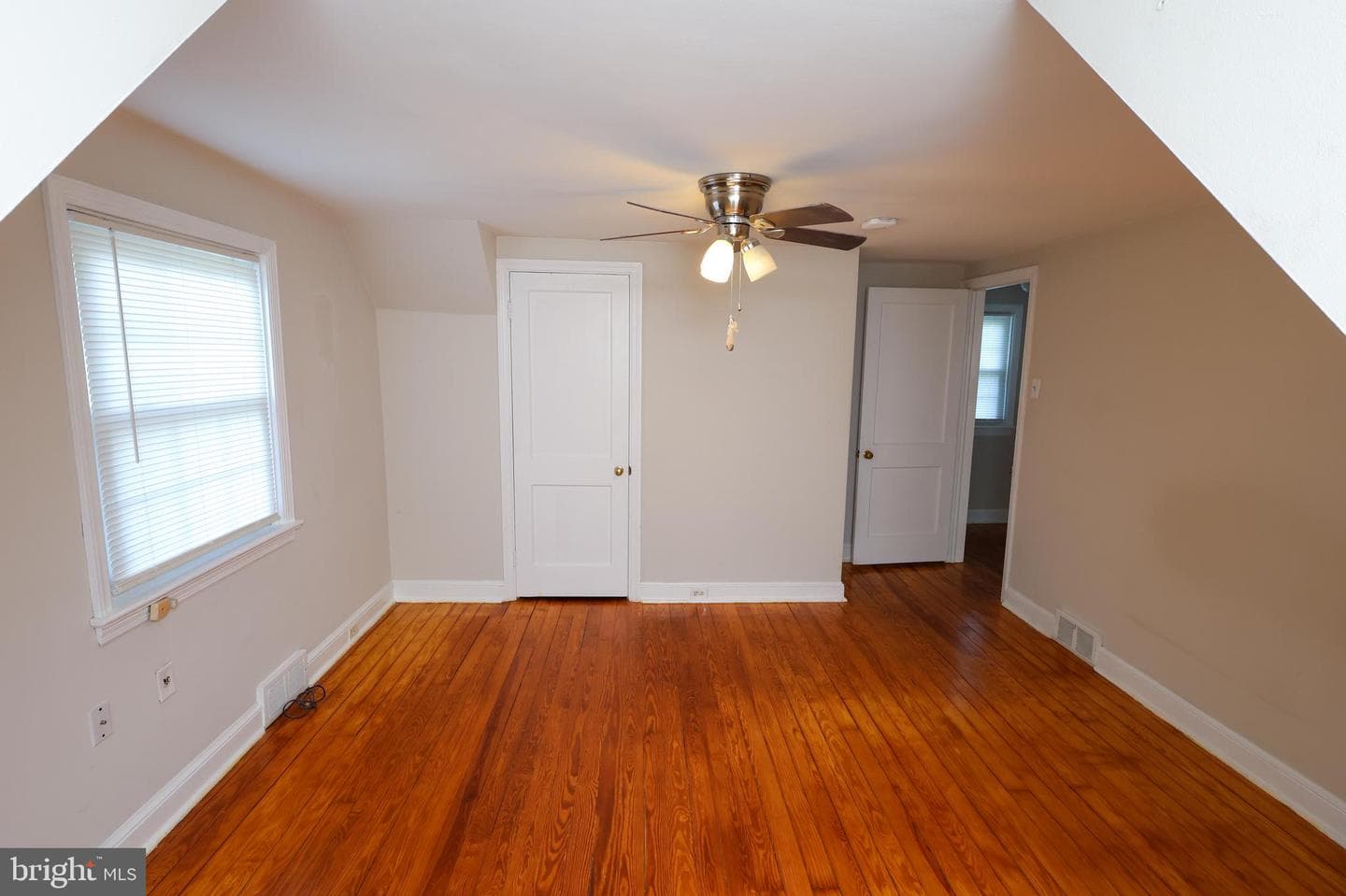 824 Armstrong Avenue photo 28