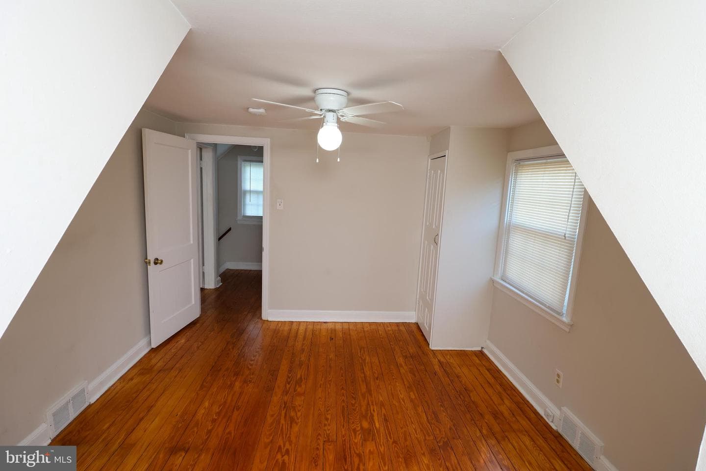 824 Armstrong Avenue photo 29