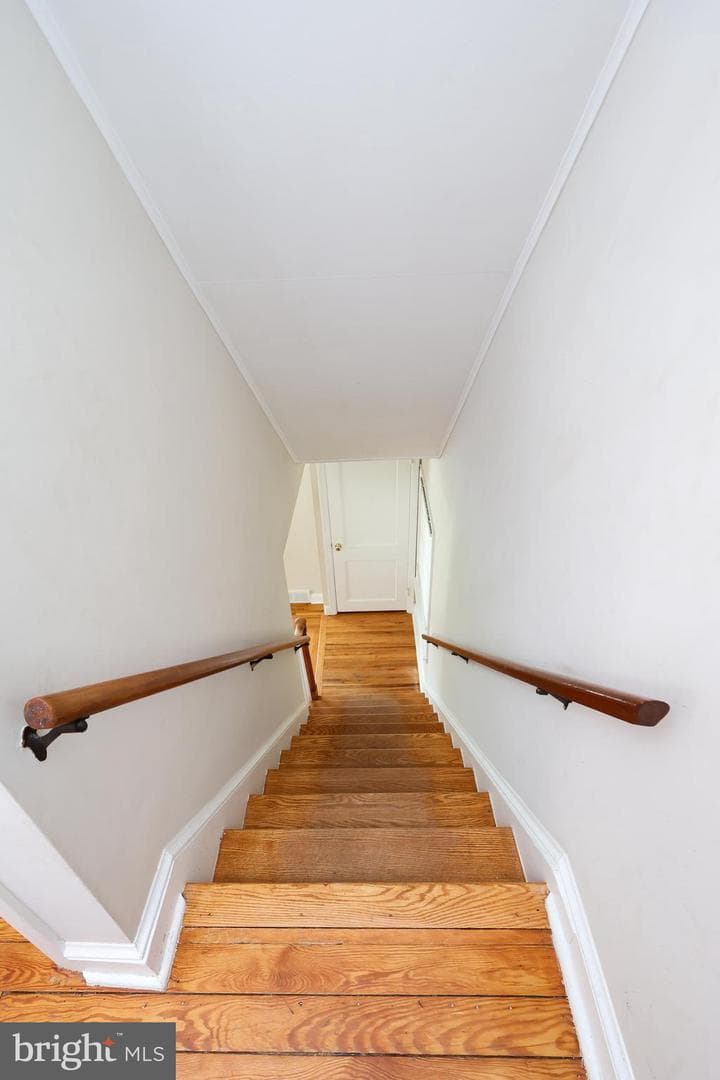 824 Armstrong Avenue photo 32