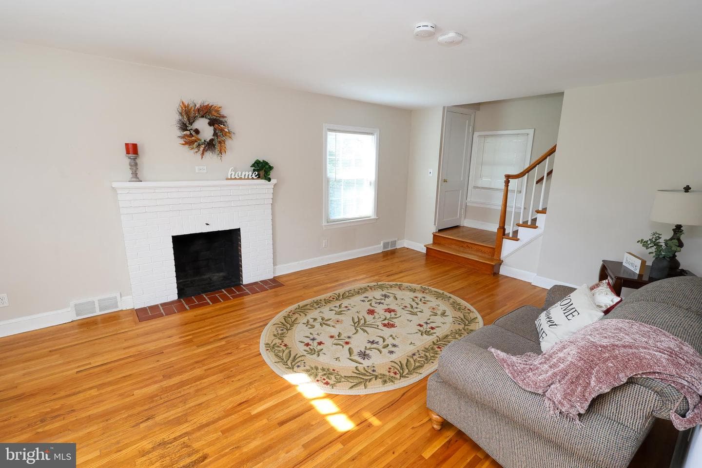 824 Armstrong Avenue photo 9