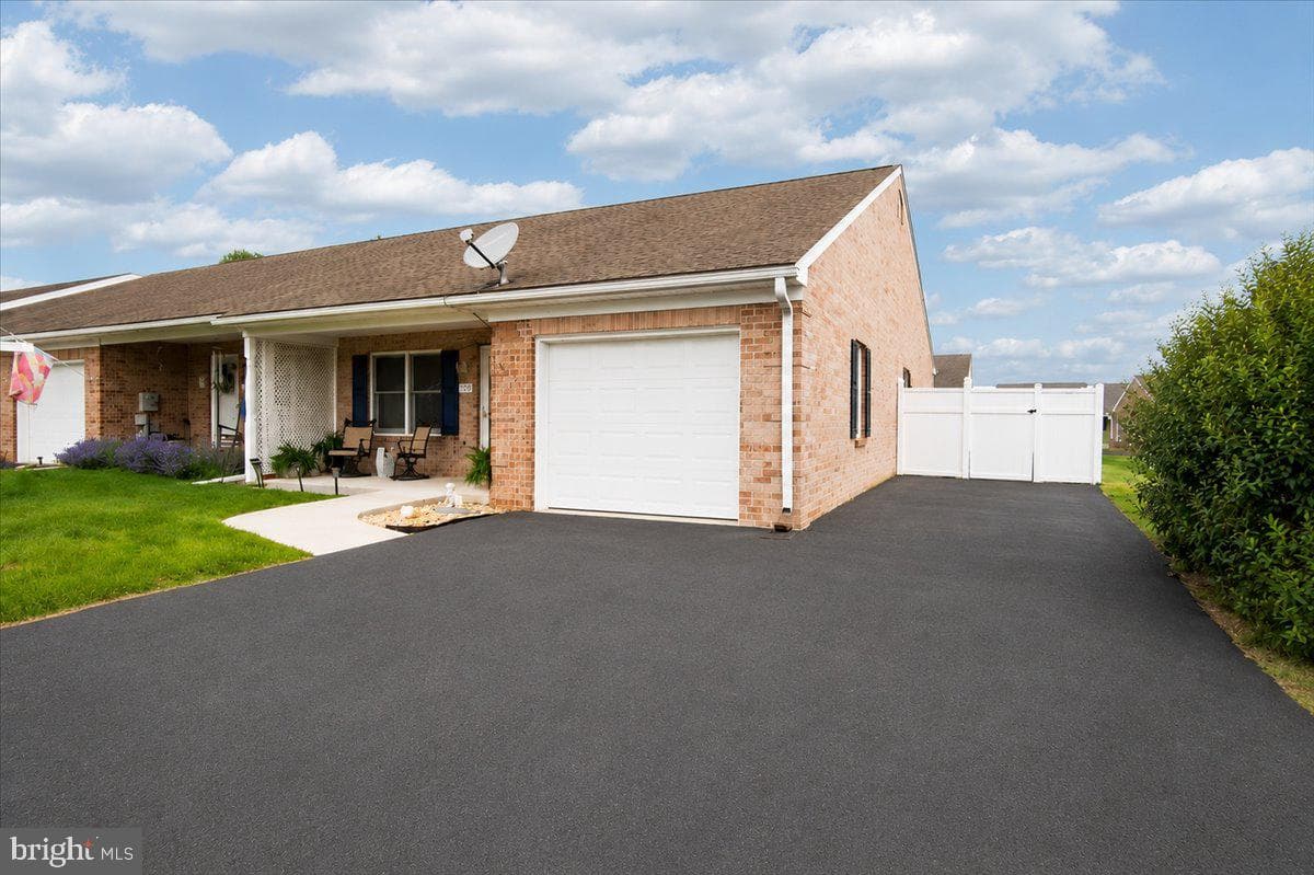720 Naples Dr, Hagerstown