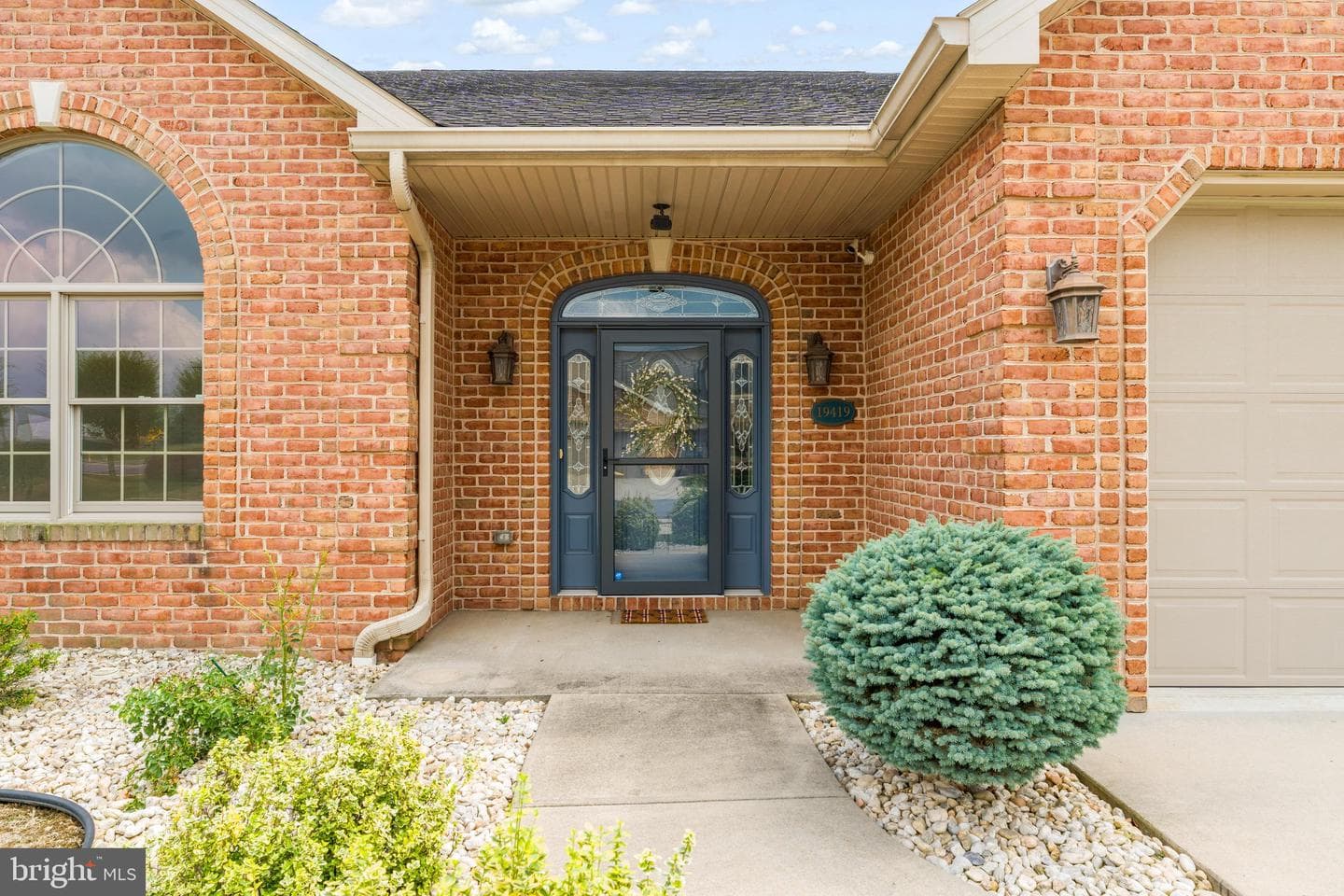 19419 Amethyst Drive photo 3