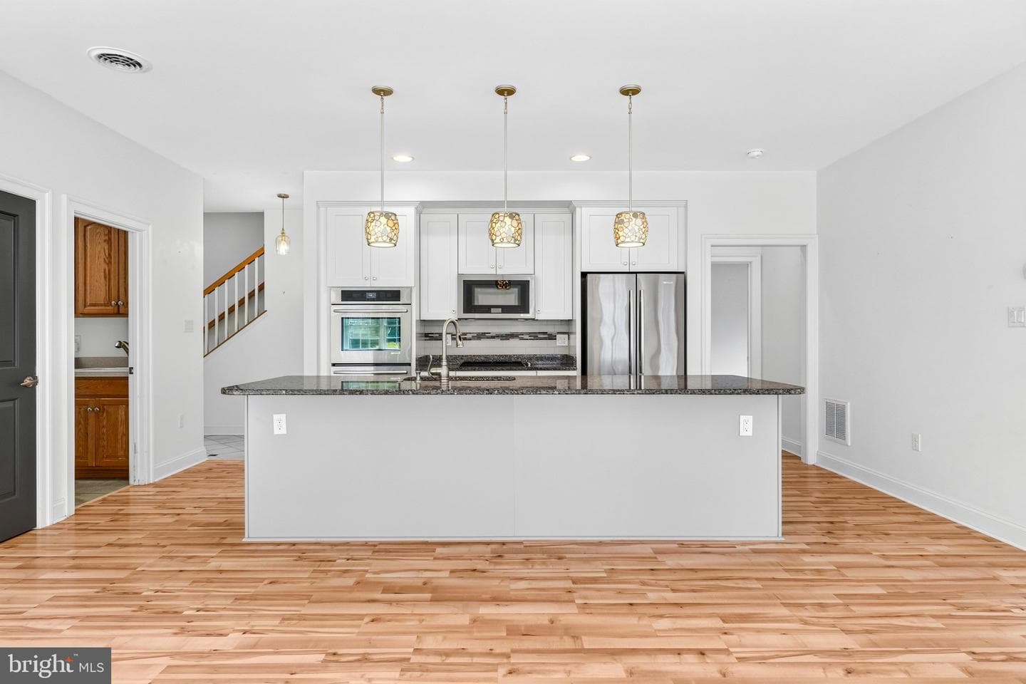 19419 Amethyst Drive photo 4
