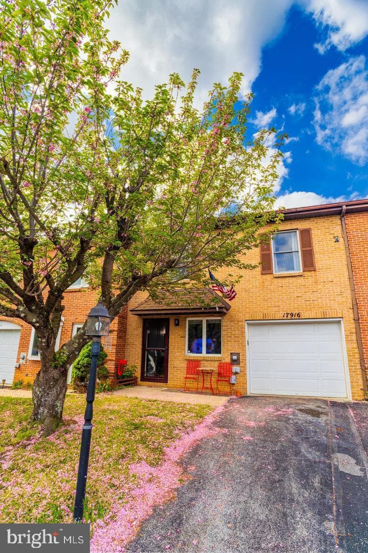 17916 Clubhouse Drive, Hagerstown