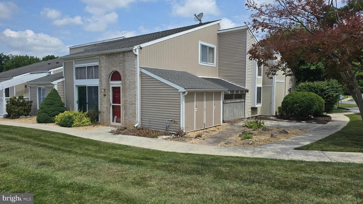 1500 Kensington Drive photo 1