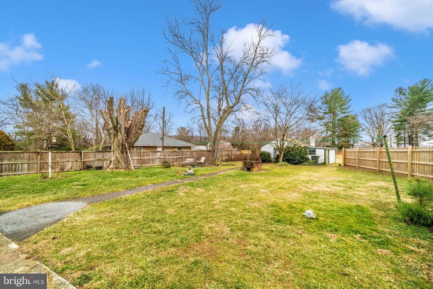 21841 Jefferson Boulevard photo 42