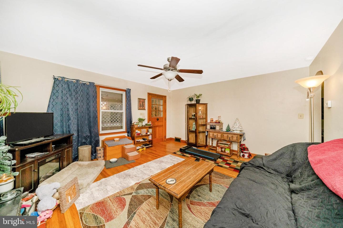 21841 Jefferson Boulevard photo 6