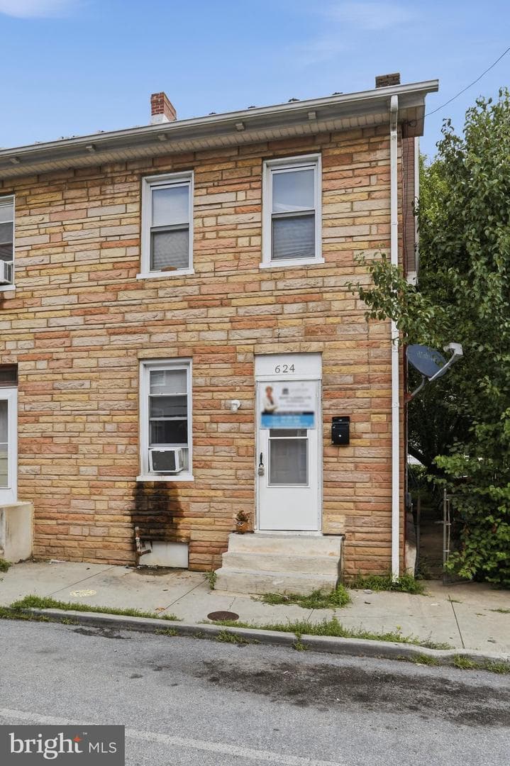 624 George Street photo 18