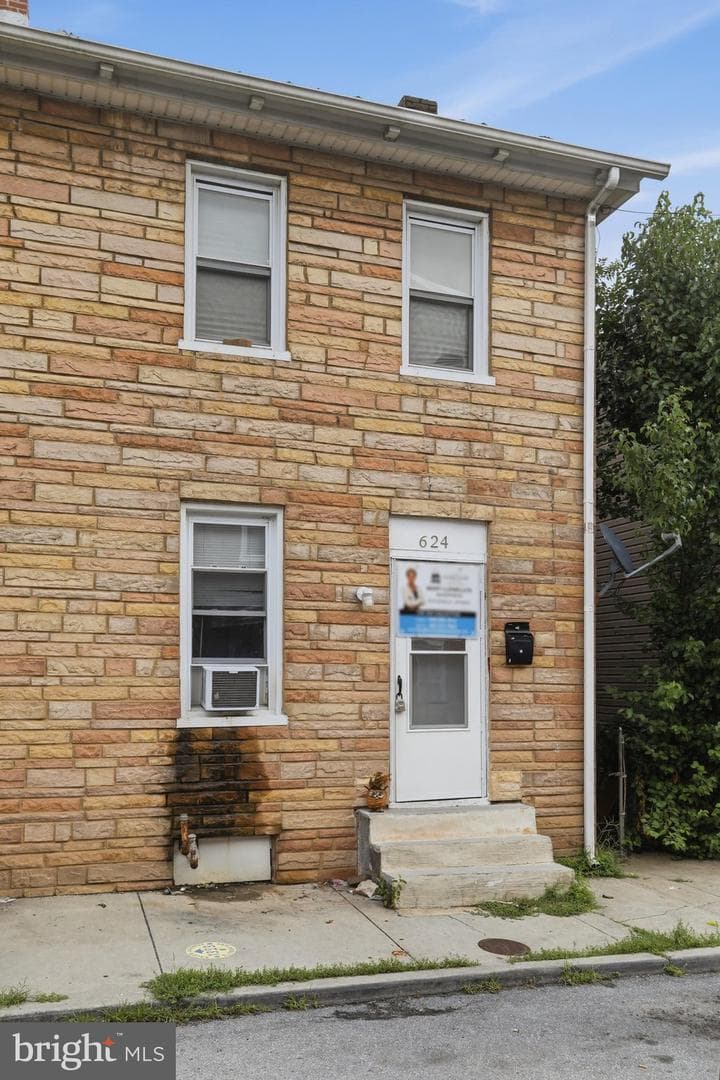 624 George Street photo 6